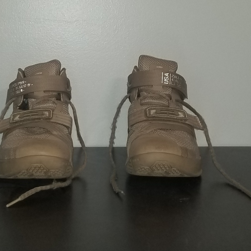 Lebron Soilder 9 - Picture 7 of 8